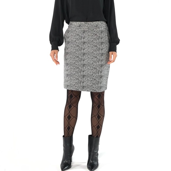✨NWOT✨ CAbi Agent Skirt - Sz 4 - Picture 1 of 10